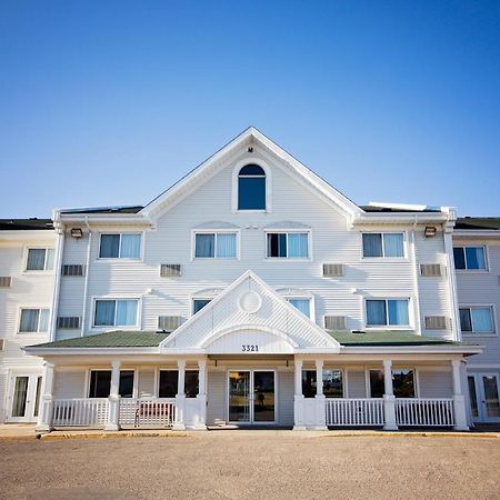 Travelodge Suites By Wyndham Regina - Eastgate Bay Esterno foto