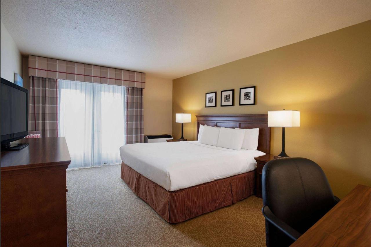 Travelodge Suites By Wyndham Regina - Eastgate Bay Esterno foto