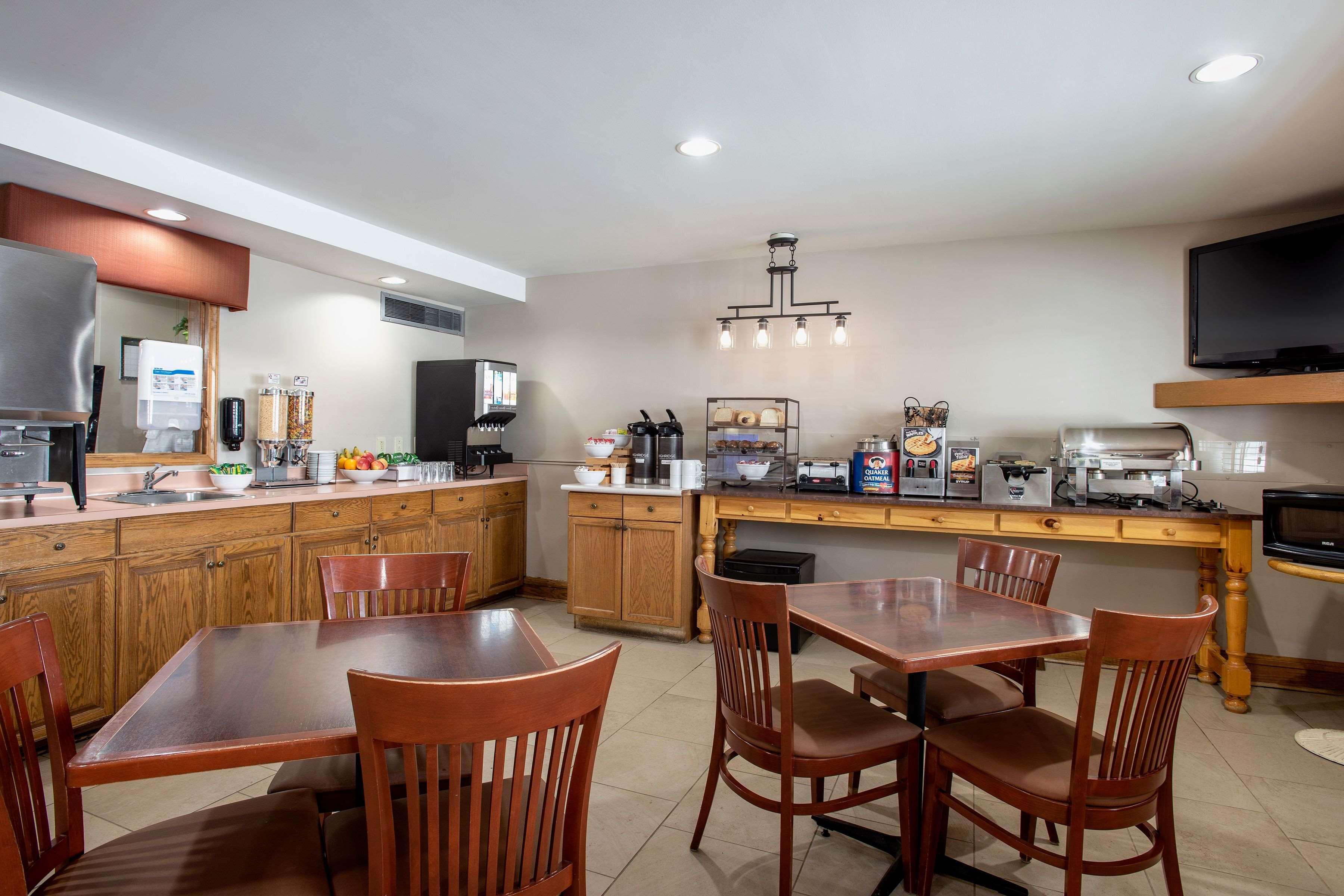 Travelodge Suites By Wyndham Regina - Eastgate Bay Esterno foto