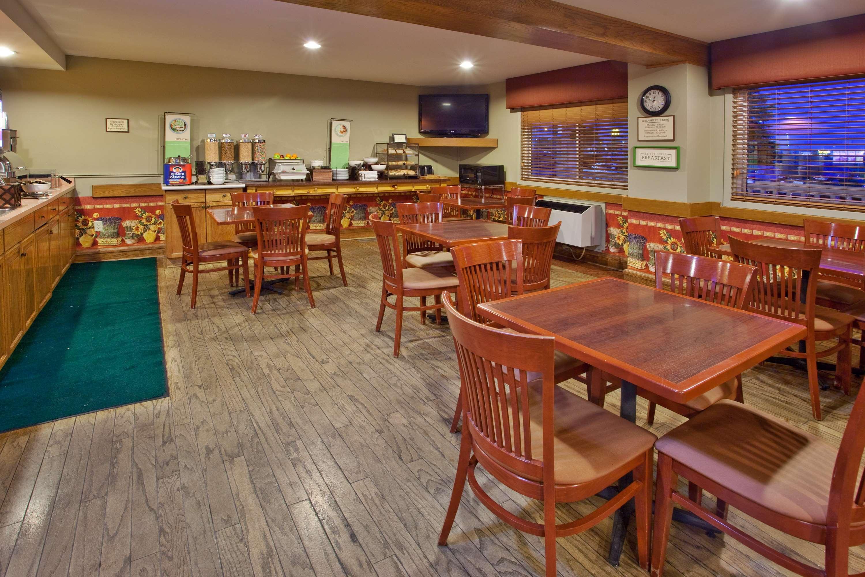 Travelodge Suites By Wyndham Regina - Eastgate Bay Esterno foto