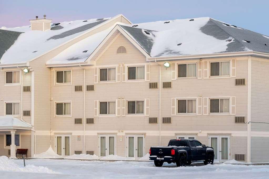 Travelodge Suites By Wyndham Regina - Eastgate Bay Esterno foto